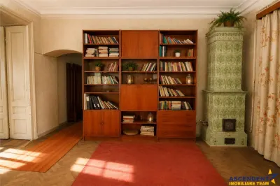Resedinta istorica,cu teren privat,pivnita,pod,foisor,detalii originale,potential: rezidential,cultural,boutique. - foto 10