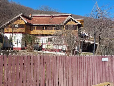 Casa P+1, 5 camere, teren 1200 mp, sat Barbuncesti, Grajdana - Tisau