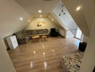 Casa saseasca spatioasa, beci cu arcade,  Rasnov, Brasov - foto 3