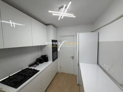 Faleza Nord apartament 3 camere decomandat parter inalt - foto 9