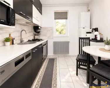 Apartament 2 camere decomandat, cu terasa, gradina si parcare privata: Tractorul, Coresi - foto 2