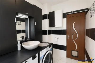 Apartament 2 camere decomandat, cu terasa, gradina si parcare privata: Tractorul, Coresi - foto 19