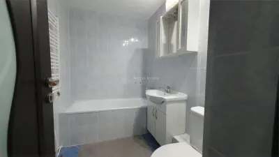 Inchiriere - Apartament 3 camere - Etaj 2 - Burdujeni - Cuza Voda 2 - foto 11