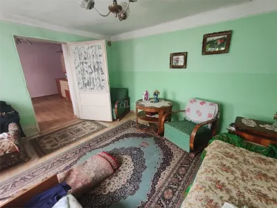 Bocsa Montana, Casa cu pridvor generos, ideala pentru familie extinsa. - foto 7