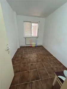 Apartament  2 camere 48 mp Decomandat, parter cu balcon 11 m, Viziru 1 - foto 4
