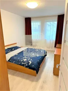Apartament 2 camere 2 parcari boxa si curte 60 mp in Selimbar - foto 4
