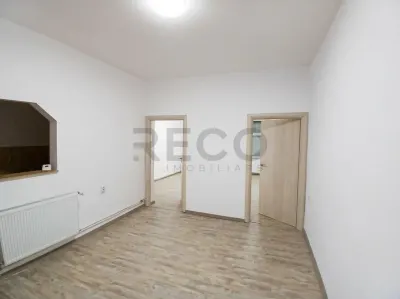 RECO Apartament cu 3 camere si curte 104 mp pe Calea Clujului - foto 2