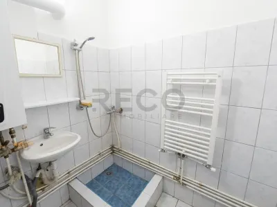 RECO Apartament cu 3 camere si curte 104 mp pe Calea Clujului - foto 6
