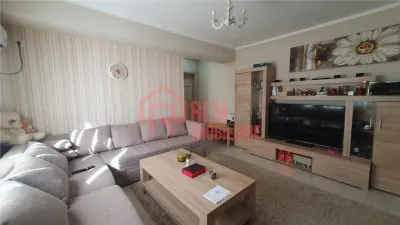 Vanzare apartament 2 camere,  mobilat pe comanda, bucatarie inchisa, etaj 1 din 3, in Dobroesti, str Ciresului - foto 12