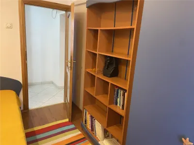 Apartament 4 camere Focsani , zona b- dul Independentei , suprafata generoasa 85 mp, etaj 2/3 , 2 balcoane , imbunatatit - foto 8