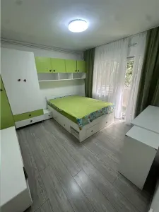 Decomandat la etajul 1 cu 2 balcoane la 500m de Mall - foto 11