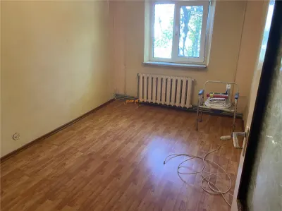 Apartament 3 camere Focsani ,zona centrala , 2 bai , decomandat , liber - foto 3