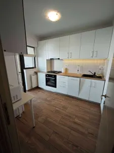 Apartament 3 camere Tătărași – 75mp, 2 băi, etaj 10/11 - foto 2