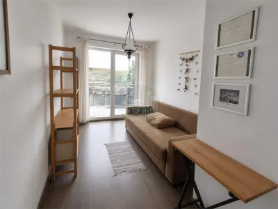 Apartament 3 camere 2 bai etaj 1 parcare zona Centrala - foto 3