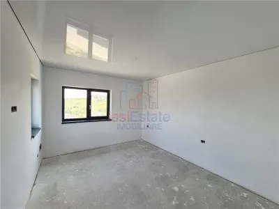 Casa de vanzare cu priveliste frumoasa - foto 11