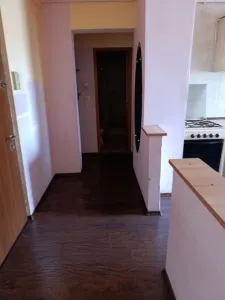 Inchiriez apartament 2 camere - foto 2