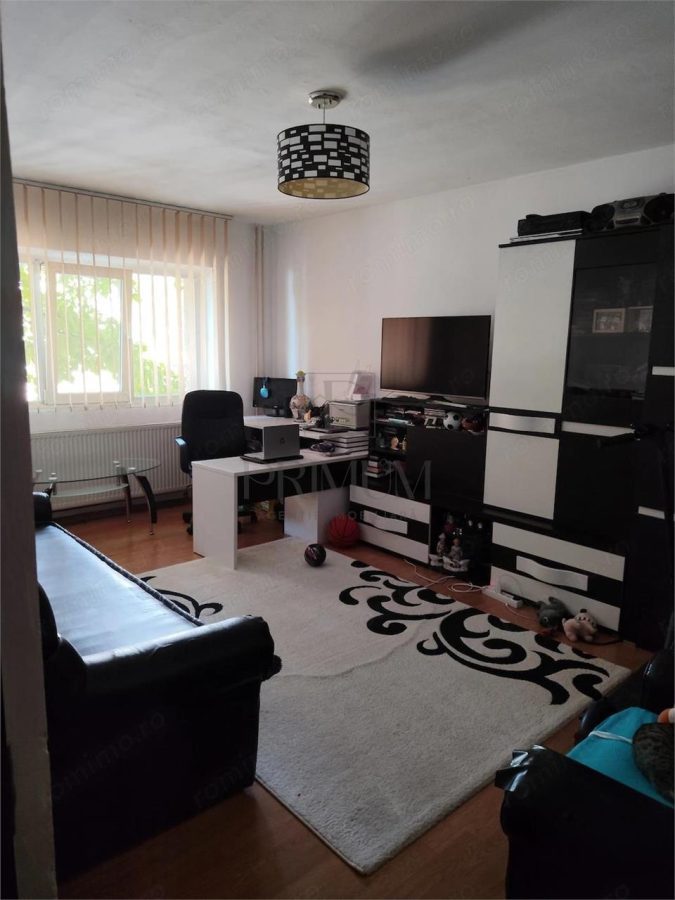 LUNEI - PARTER - BLOC IZOLAT - 3 CAMERE - 2 BAI - CENTRALA PROPRIE - DECOMANDAT - Timisoara