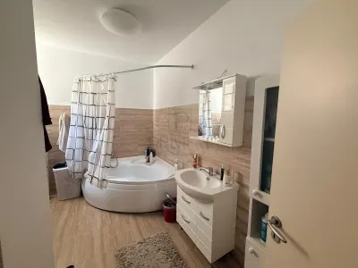 Apartament Foarte Spațios | 100 MP Utili | 3 Camere | Parcare | Traian - foto 6