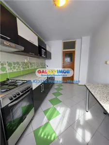 Inchiriere apartament cu 3 camere situat la metrou Lujerului - foto 8