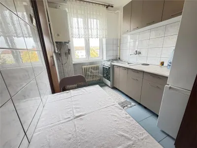 Apartament 4 camere cu balcon zona Cedonia - foto 8