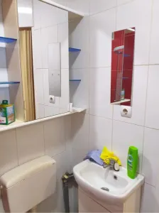 Decomandat cu centrala propie la parter inalt - foto 2