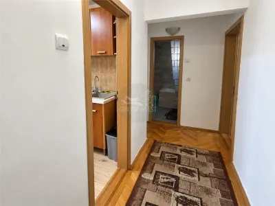 Apertament 2 camere decomandat balcon pivnita zona Valea Aurie - foto 10