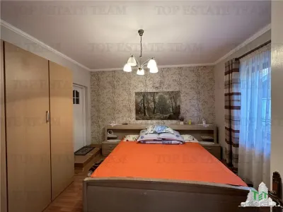 Vila cocheta  de vanzare 5 camere cu 436 mp teren si toate utilitatile, mobilata si utilata in centrul Comunei Cornu - foto 24