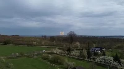 Teren intravilan de vânzare în Mitocu Dragomirnei | 5.800 mp | 43 m deschidere | Autorizație de construire | Proiect casă | 81.000 Euro - foto 2