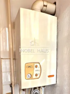 Apartament 3 camere, decomandat, etajul 4, zona Gura Leului - foto 7