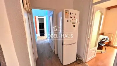Apartament 3 camere, decomandat, etajul 4, zona Gura Leului - foto 8