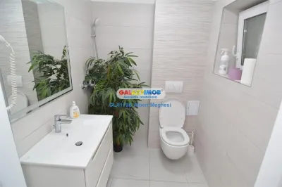 Vanzare casa 8 camere renovata integral+gradina Brasov. - foto 18