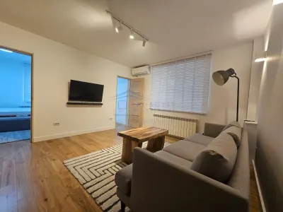 Apartament renovat | 2 dormitoare | Centru | 2c-7618 - Suceava