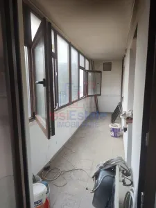 Apartament 2 camere, 59 mp, decomandat, Nicolina - etaj 1, centrala proprie - foto 2