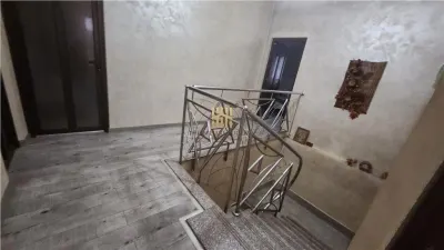 Casă modernă de vânzare în Rădăuți, Bucovina | 3 dormitoare | 3 băi | Garaj | Foișor | 185.000 Euro - foto 7