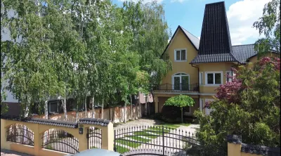 Cladire cu 9 camere de vânzare în Suceava | Obcini | 1.000 mp teren | 499.000 Euro | Comision 0% - foto 3