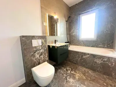 Vanzare 1/2 duplex 5 camere Mosnita Noua - foto 3