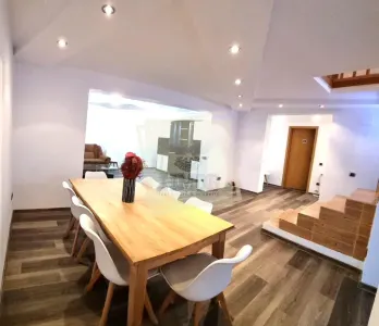 Casa individuala mobilata cu 4 camere 2 bai si garaj in Gusterita - foto 2