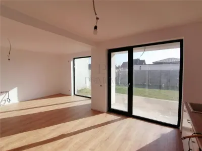 DUPLEX IN ZONA DE TOP - ASFALT -  INSTALATIE DE IRIGAT - foto 4