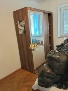 Apartament spațios, 3 camere, decomandat, etaj 8 - Zonă Centrală, panoramă - foto 3