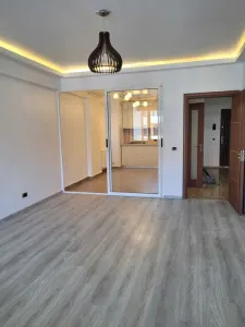 Apartamen 3 camere de inchiriat Isaran, Tractorul - foto 2