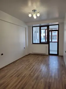 Apartamen 3 camere de inchiriat Isaran, Tractorul - foto 3