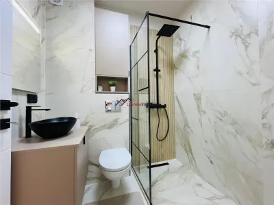 La superlativ, 3 camere 67 mp, 2 bai, 2 terase etaj intermediar lux, doar de bani si haine ai nevoie! - foto 12