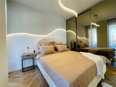 La superlativ, 3 camere 67 mp, 2 bai, 2 terase etaj intermediar lux, doar de bani si haine ai nevoie! - foto 8