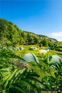 Transilvania Camping, domeniu de 14.400mp,Sanmarghita de Mures:2cladiri, apartamente,potential exceptional - foto 3