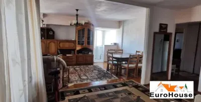 Apartament cu 3 camere de vanzare in Alba Iulia CENTRU - foto 2