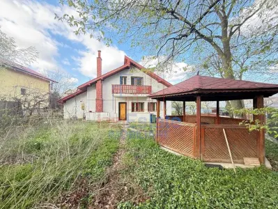 Barnova langa Primarie Vila P+E SU=118mp Teren 573mp amenajat - Barnova
