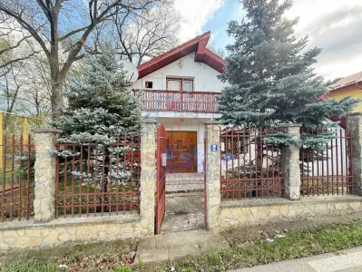 Barnova langa Primarie Vila P+E SU=118mp Teren 573mp amenajat - foto 2
