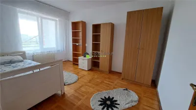 Penthouse 4 camere, mobilat si utilat modest, strada Toamnei - foto 4