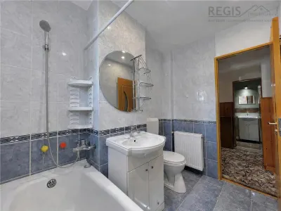 Apartament decomandat cu 3 camere si 2 bai in Bartolomeu - foto 13