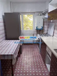 Inchiriere apartament 3 camere decomandat Targoviste Central - foto 4